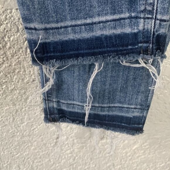 Express High Rise Legging Jeans Size 4 Medium Wash Distressed Hem Womens Denim - Picture 5 of 11